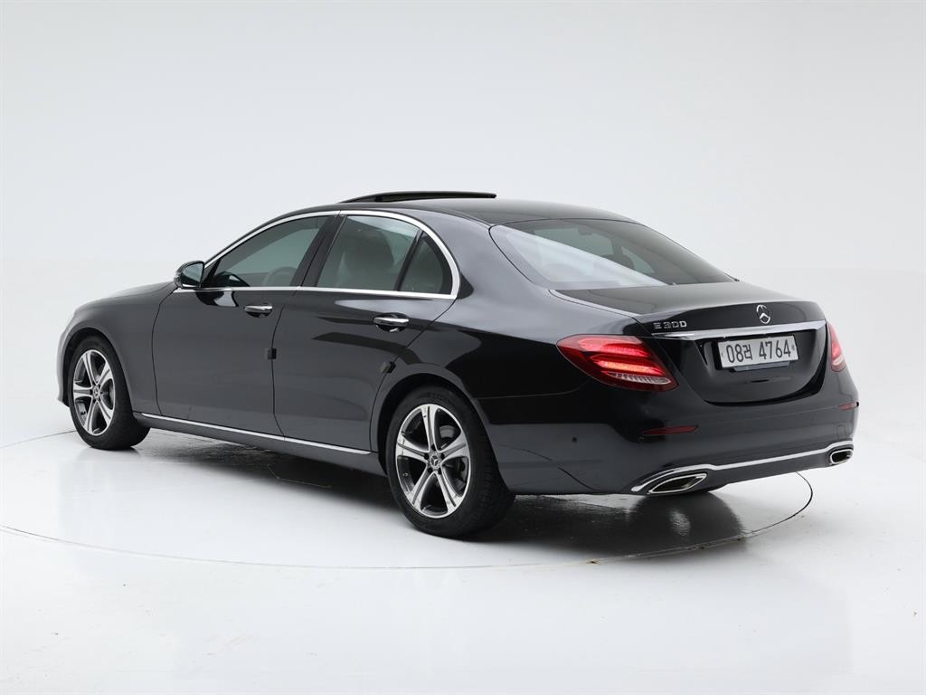 벤츠 E 클래스 E-클래스 W213 E300 아방가르드 이미지 4