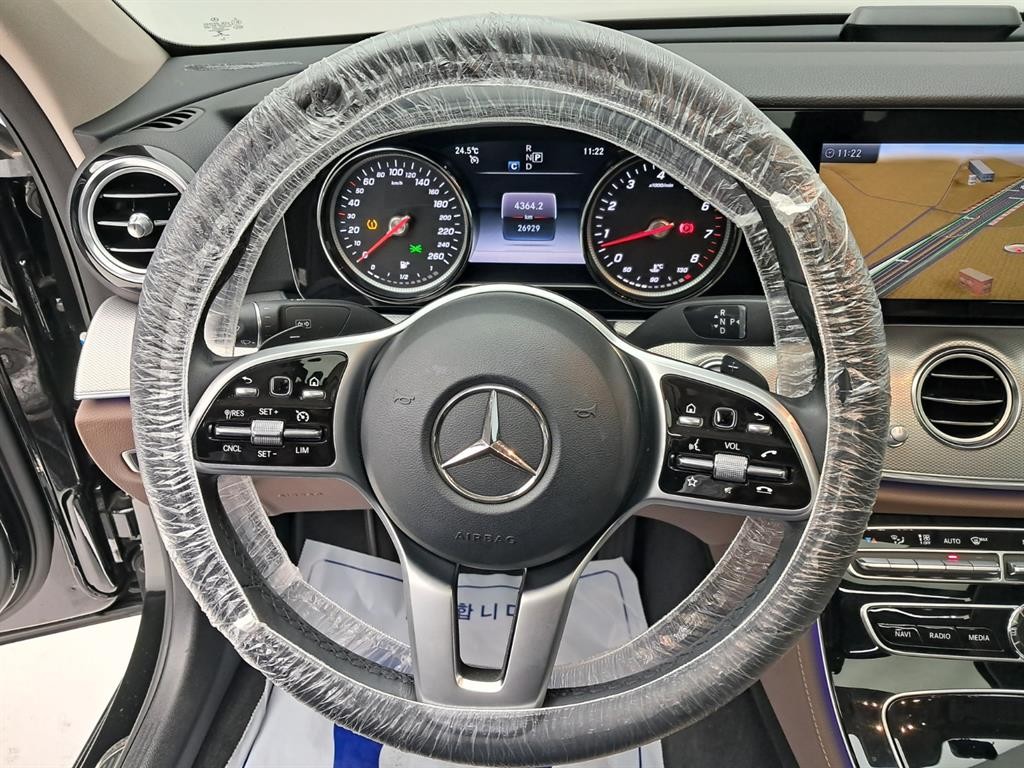 벤츠 E 클래스 E-클래스 W213 E300 아방가르드 이미지 7