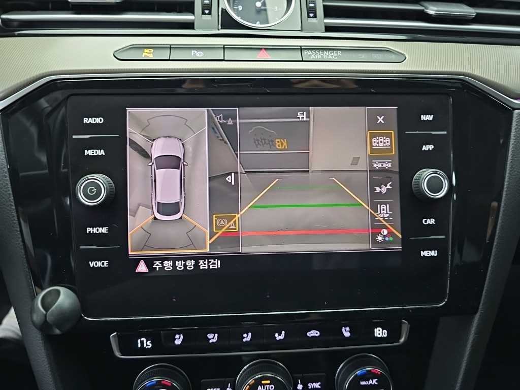 폭스바겐 아테온 2.0 TDI 엘레강스 프레스티지 이미지 16