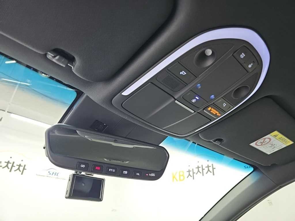 제네시스 G70 더 뉴 G70 가솔린 2.0T 4WD 이미지 16