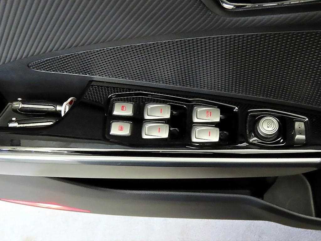 KG모빌리티(쌍용) 티볼리 티볼리 아머 2WD 가솔린 VX 이미지 13