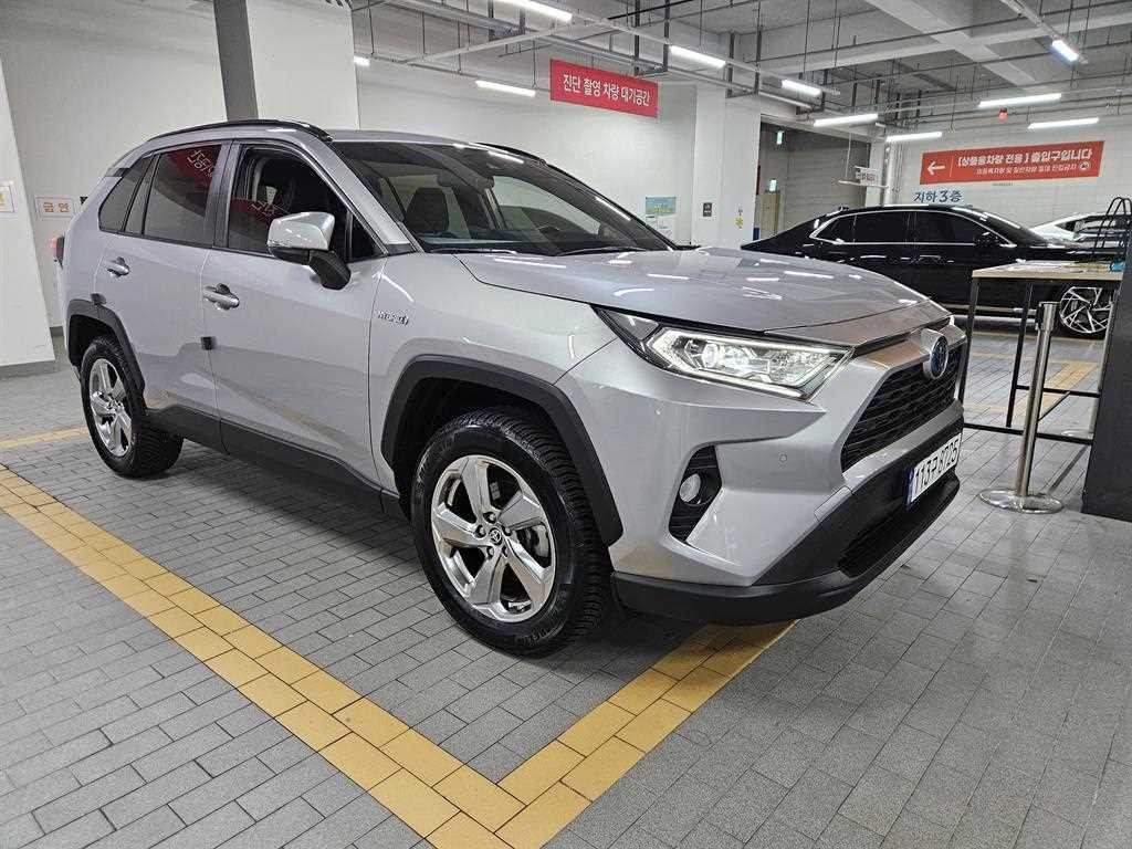 토요타 라브4 RAV4(5세대) 2.5 2WD 하이브리드 이미지 2