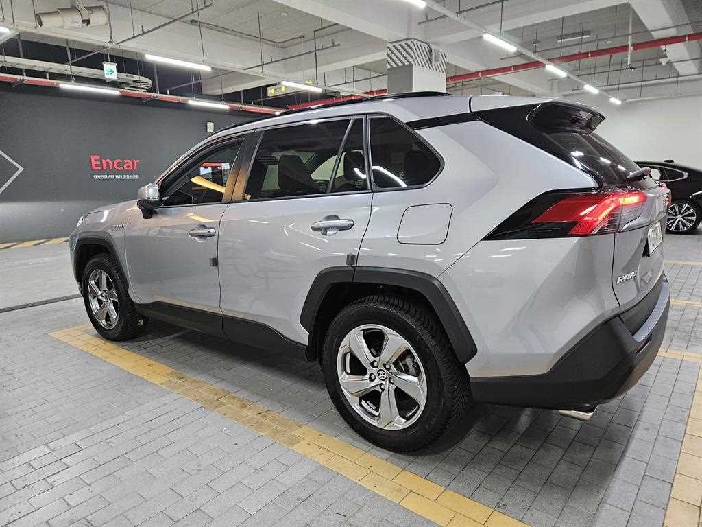 토요타 라브4 RAV4(5세대) 2.5 2WD 하이브리드 이미지 3