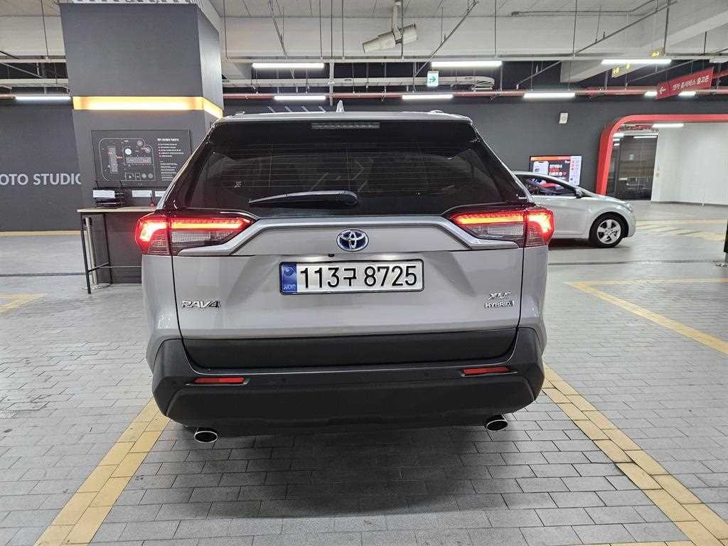 토요타 라브4 RAV4(5세대) 2.5 2WD 하이브리드 이미지 4