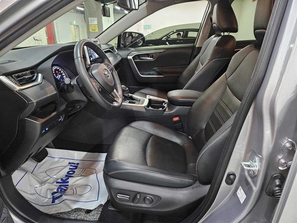 토요타 라브4 RAV4(5세대) 2.5 2WD 하이브리드 이미지 5