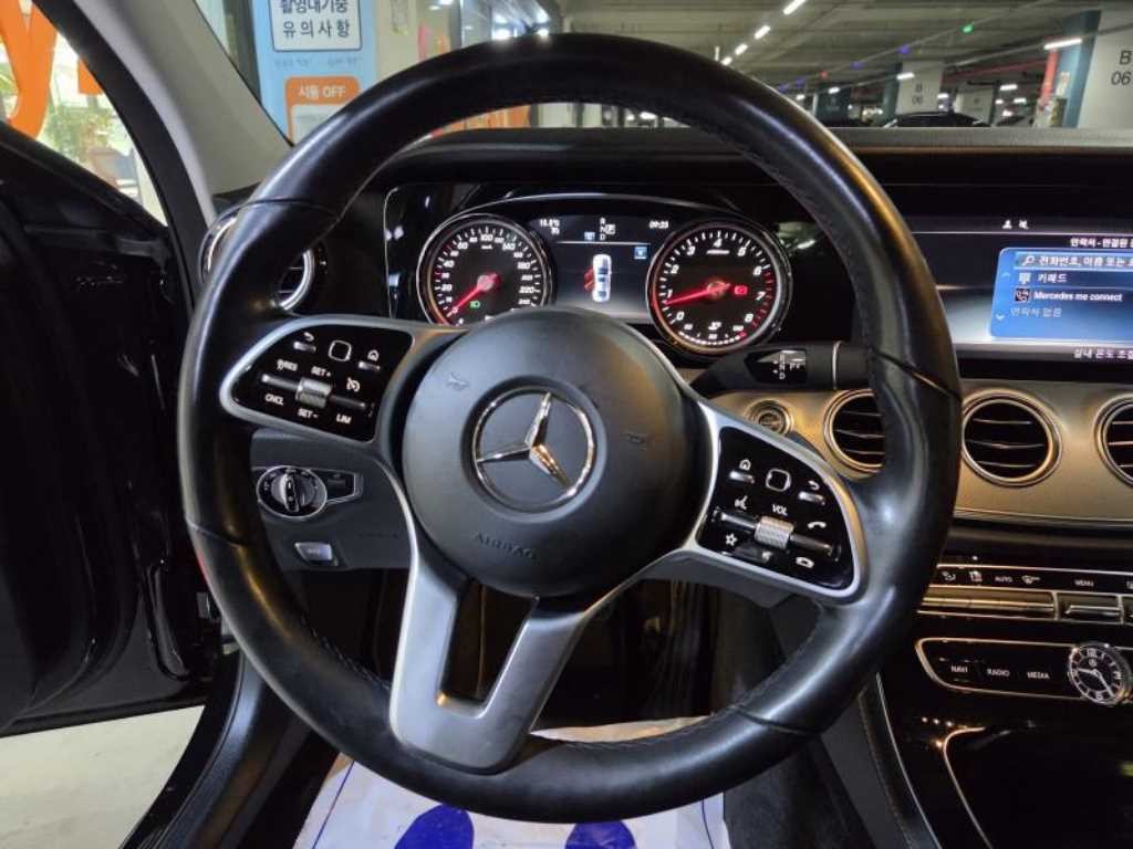 벤츠 E 클래스 E-클래스 W213 E300 아방가르드 이미지 9