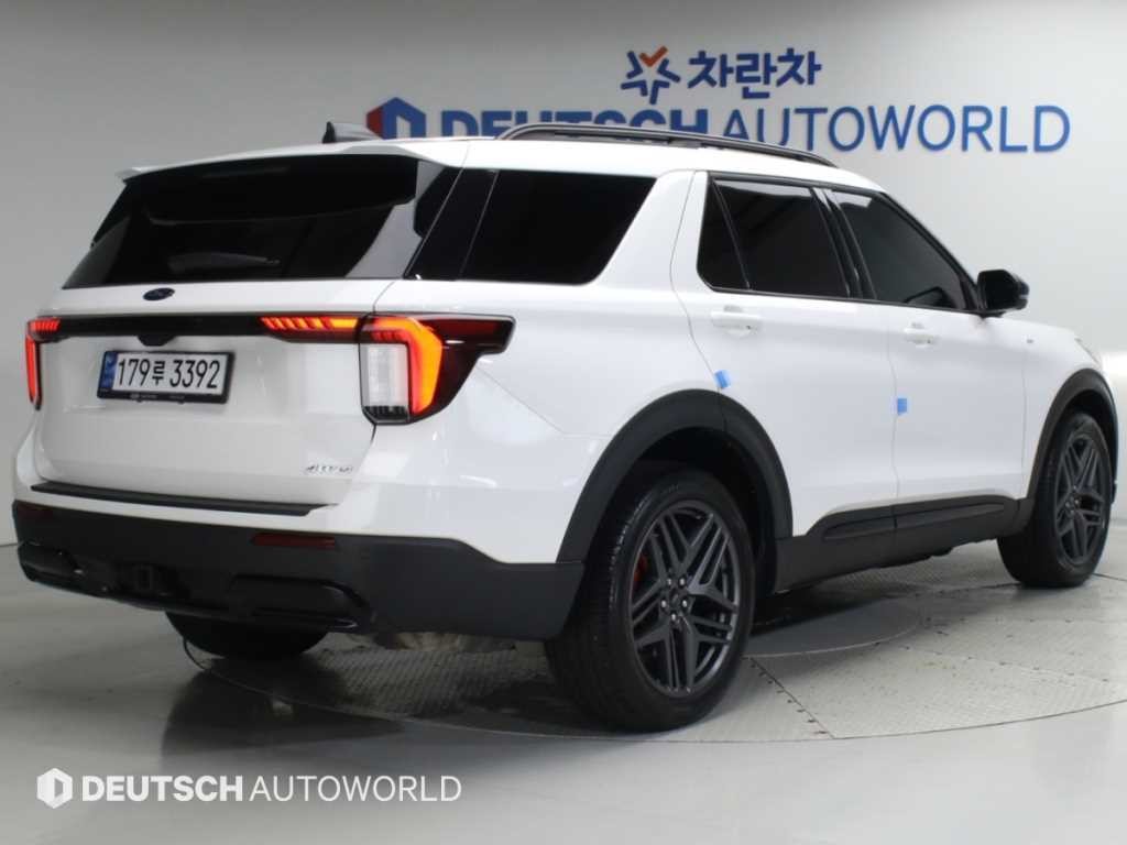 포드 익스플로러 익스플로러 6세대 2.3 AWD ST-라인 이미지 2