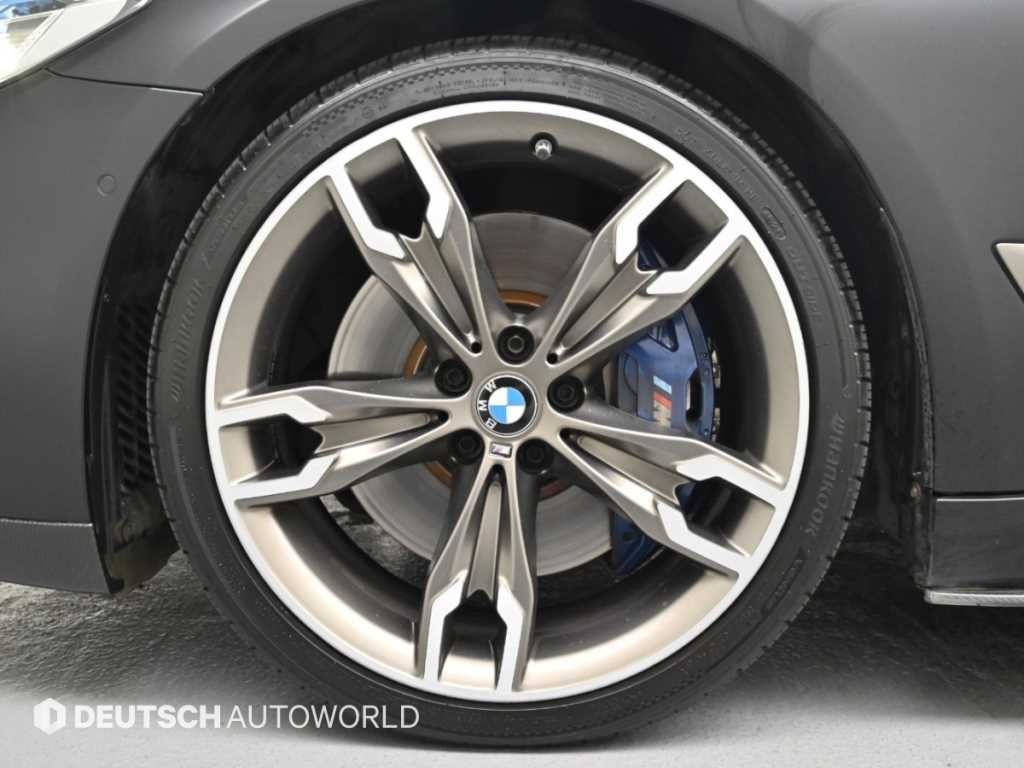 BMW 5시리즈 5시리즈 (G30) M550i xDrive 이미지 5