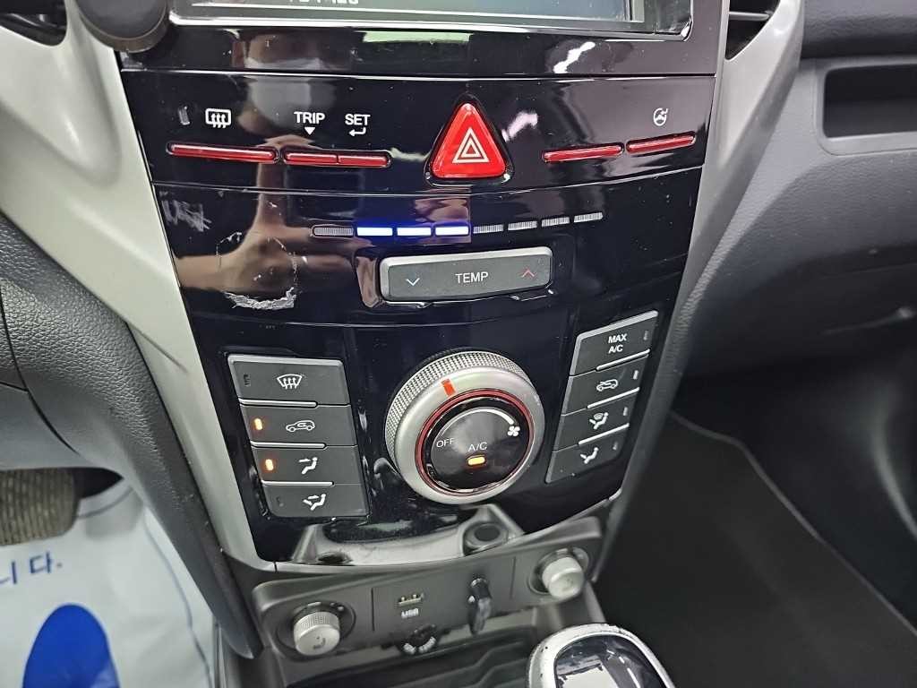 KG모빌리티(쌍용) 티볼리 디젤 2WD 1.6 VX 이미지 10