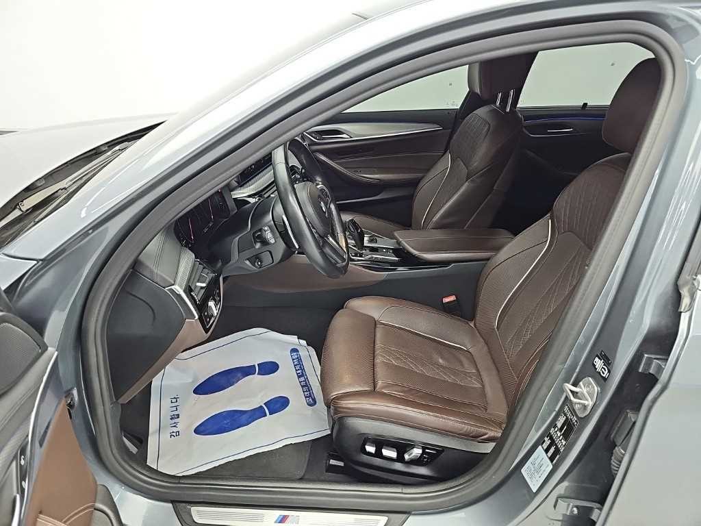 BMW 5시리즈 5시리즈 (G30) 520d M 스포츠 플러스 이미지 11