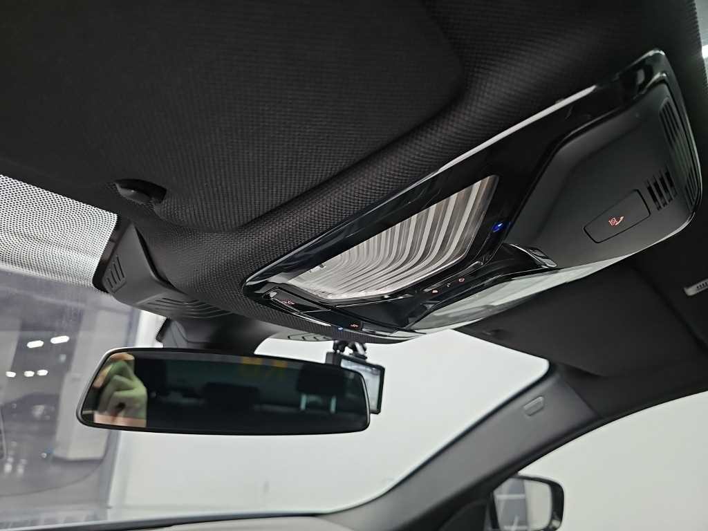 BMW 5시리즈 5시리즈 (G30) 520d M 스포츠 플러스 이미지 17