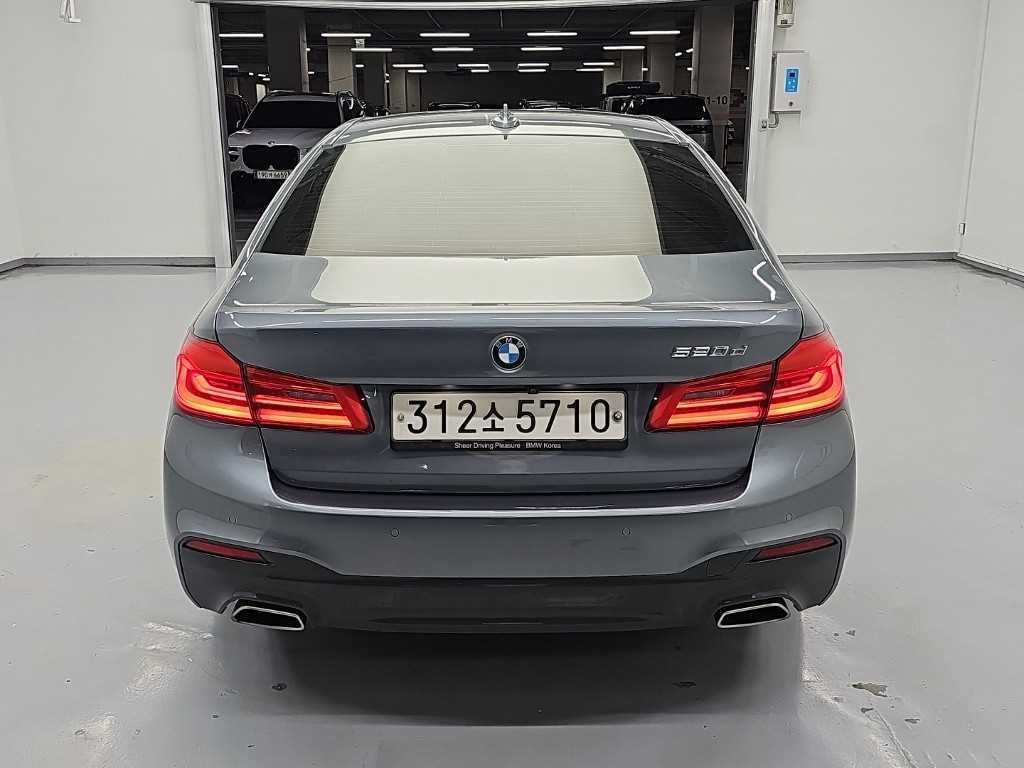 BMW 5시리즈 5시리즈 (G30) 520d M 스포츠 플러스 이미지 3