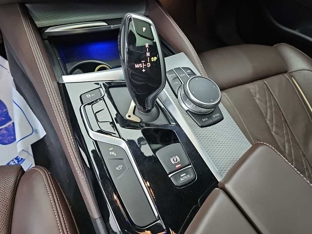 BMW 5시리즈 5시리즈 (G30) 520d M 스포츠 플러스 이미지 8