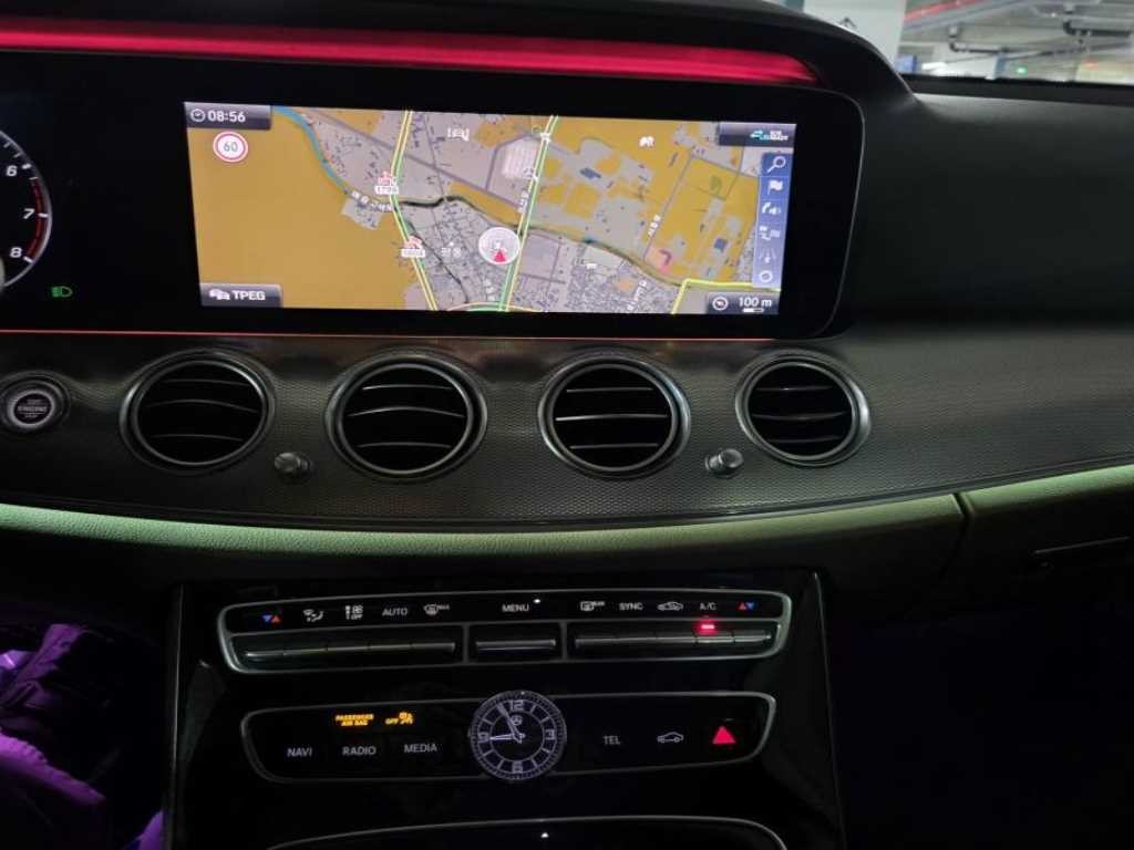 벤츠 E 클래스 E-클래스 W213 E300 4MATIC AMG LINE 이미지 13