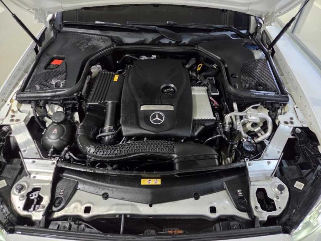벤츠 E 클래스 E-클래스 W213 E300 4MATIC AMG LINE 이미지 19
