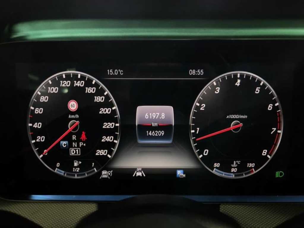 벤츠 E 클래스 E-클래스 W213 E300 4MATIC AMG LINE 이미지 9