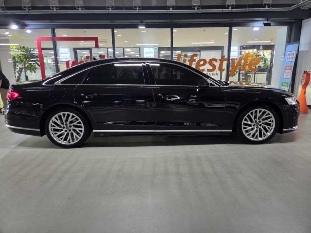 아우디 A8 A8 (D5) 55 TFSI 콰트로 LWB 이미지 3