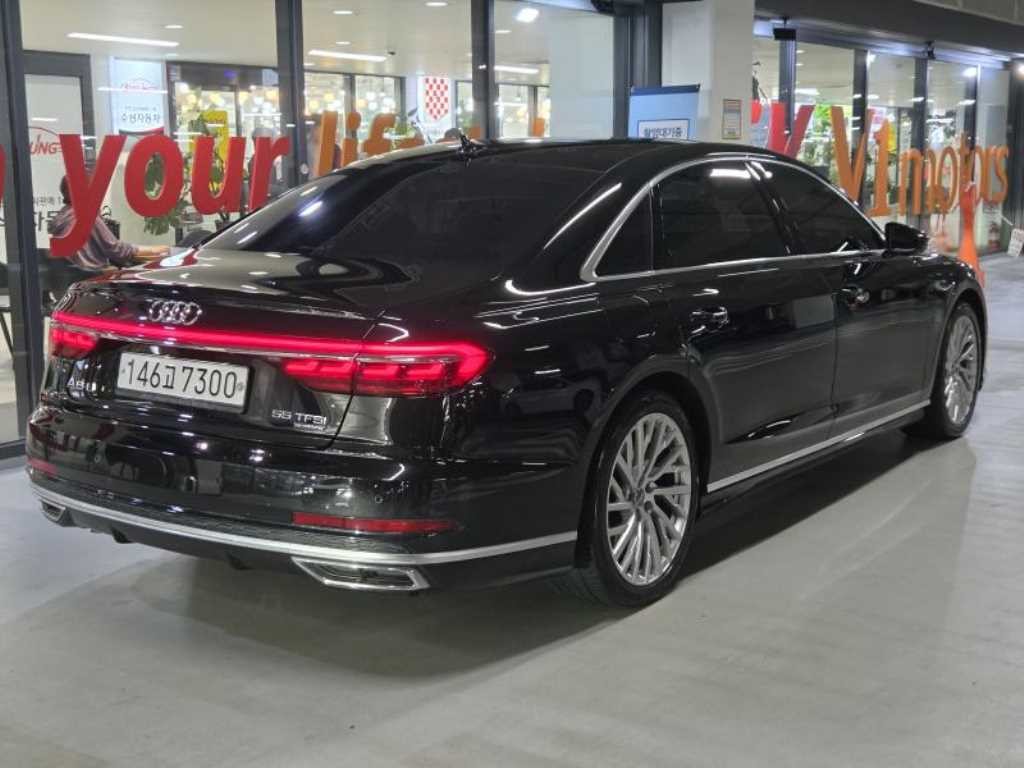 아우디 A8 A8 (D5) 55 TFSI 콰트로 LWB 이미지 4