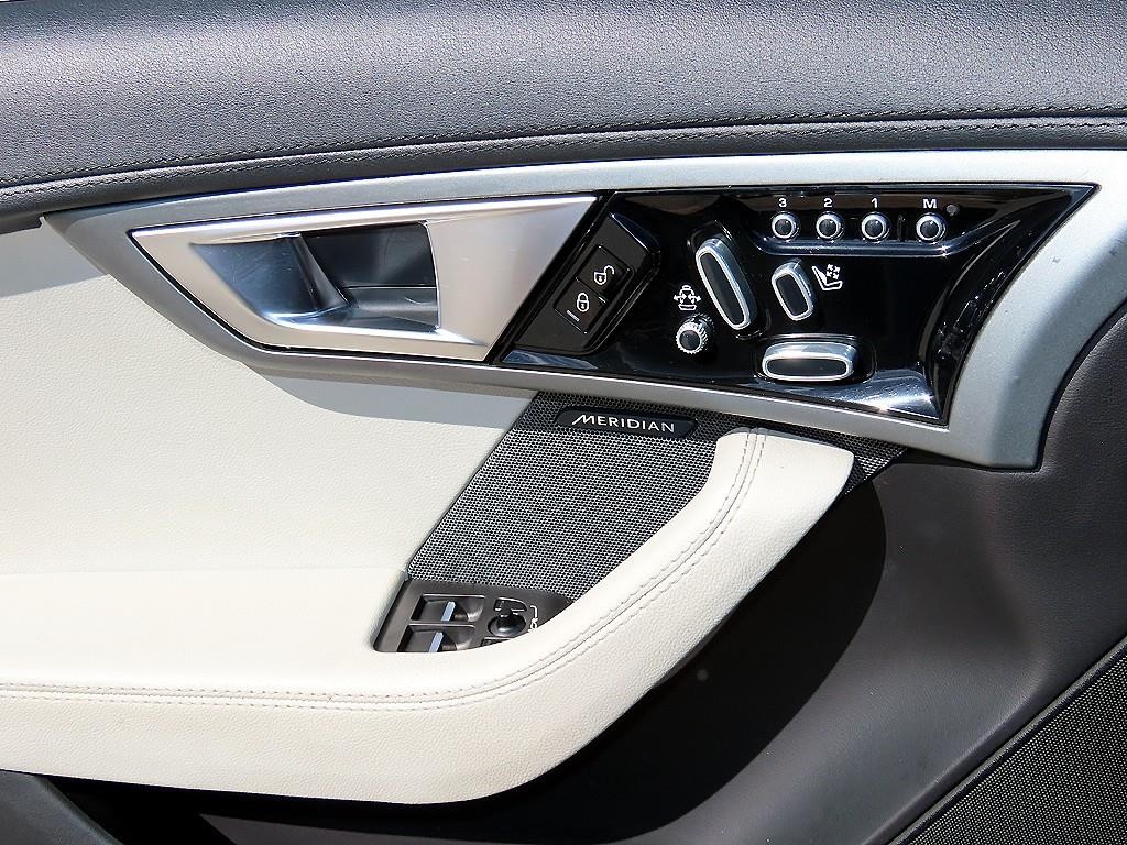 재규어 F-TYPE 3.0 S 컨버터블 이미지 14