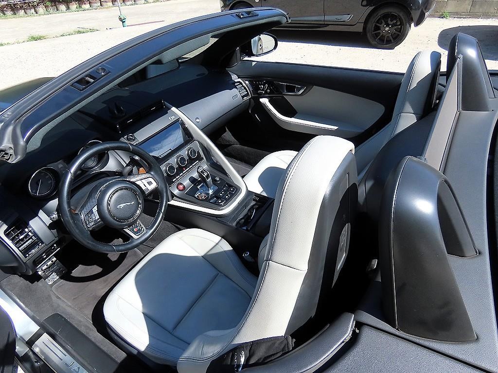 재규어 F-TYPE 3.0 S 컨버터블 이미지 9