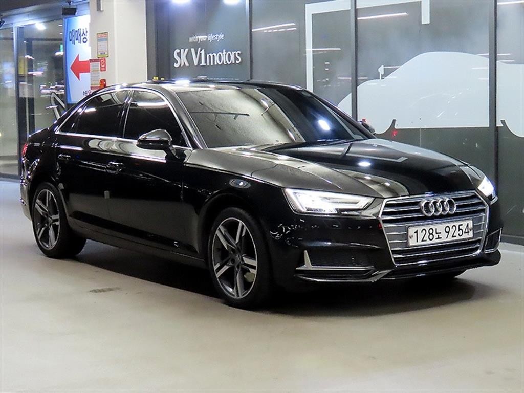 아우디 A4 A4 (B9) 40 TFSI 프리미엄 이미지 1