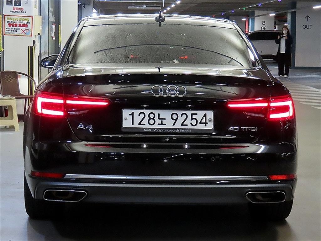 아우디 A4 A4 (B9) 40 TFSI 프리미엄 이미지 5