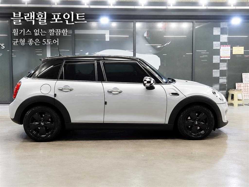미니 쿠퍼 쿠퍼 D 5도어 Mid 이미지 3
