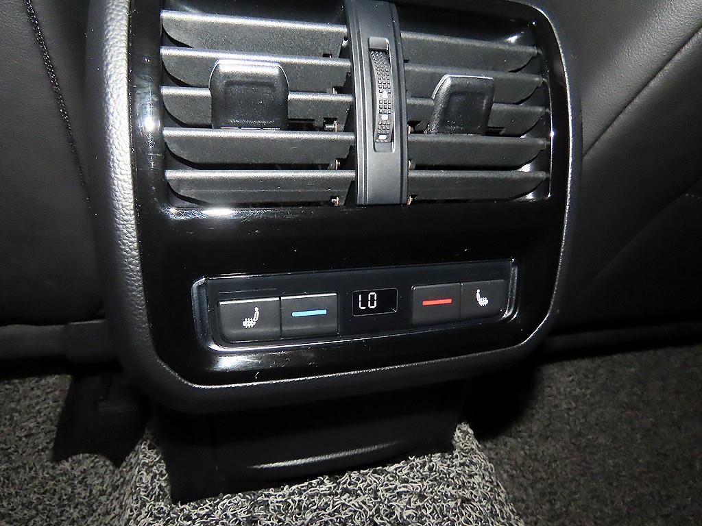 폭스바겐 아테온 2.0 TDI 엘레강스 프레스티지 이미지 14