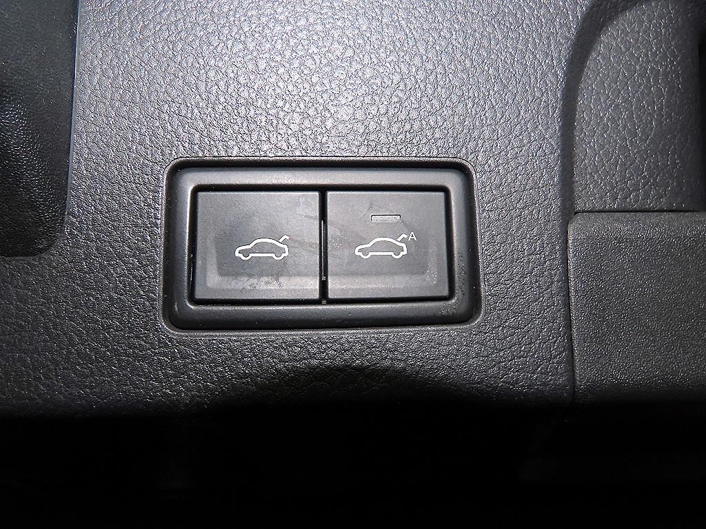 폭스바겐 아테온 2.0 TDI 엘레강스 프레스티지 이미지 15