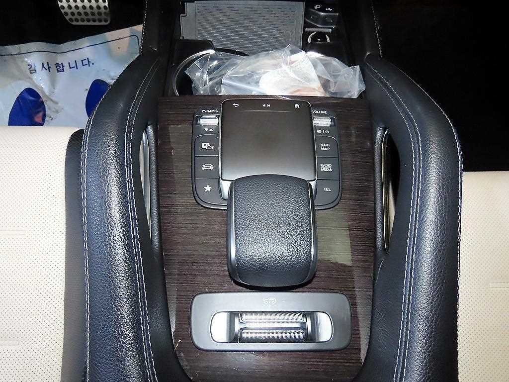 벤츠 GLE 클래스 GLE 클래스 W167 GLE 400d 4MATIC 쿠페 이미지 12