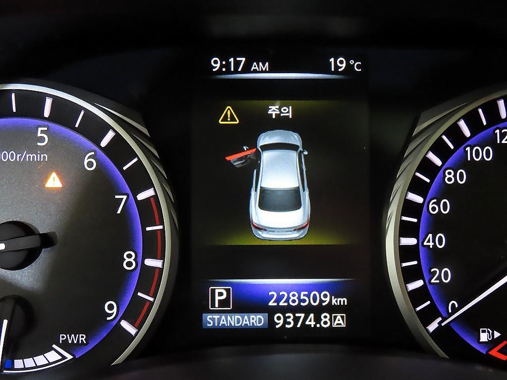 인피니티 Q Q50 3.5 하이브리드 에센스 이미지 9