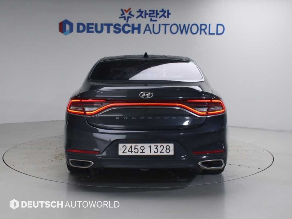 현대 그랜저 그랜저 IG 2.2 VGT 프리미엄 스페셜 이미지 4