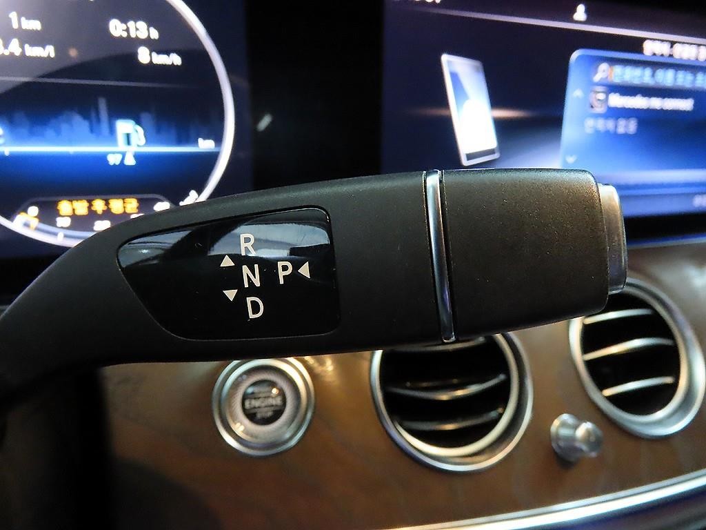 벤츠 E 클래스 E-클래스 W213 E300 4MATIC 익스클루시브 이미지 12
