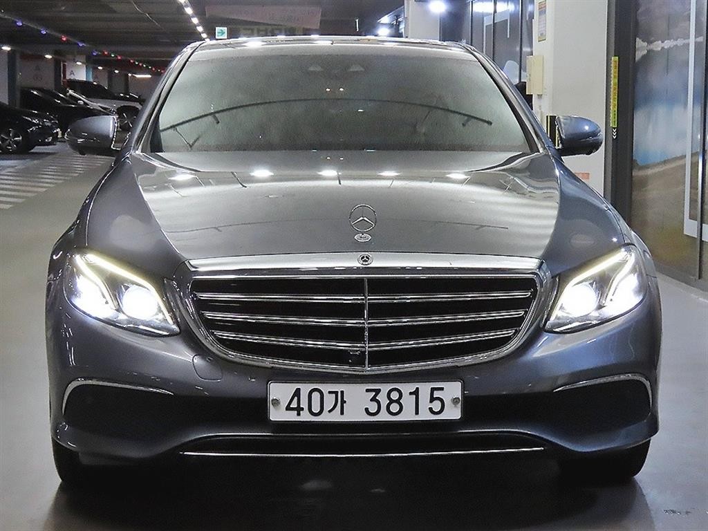 벤츠 E 클래스 E-클래스 W213 E300 4MATIC 익스클루시브 이미지 2