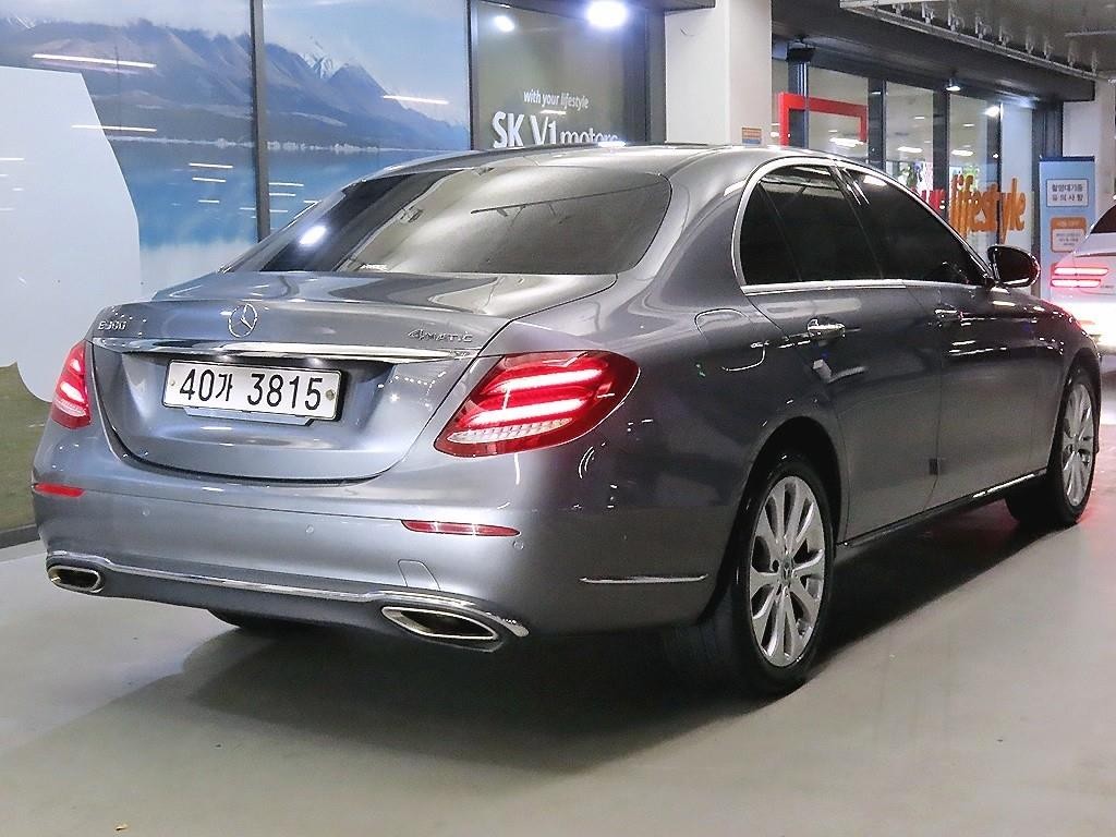 벤츠 E 클래스 E-클래스 W213 E300 4MATIC 익스클루시브 이미지 4