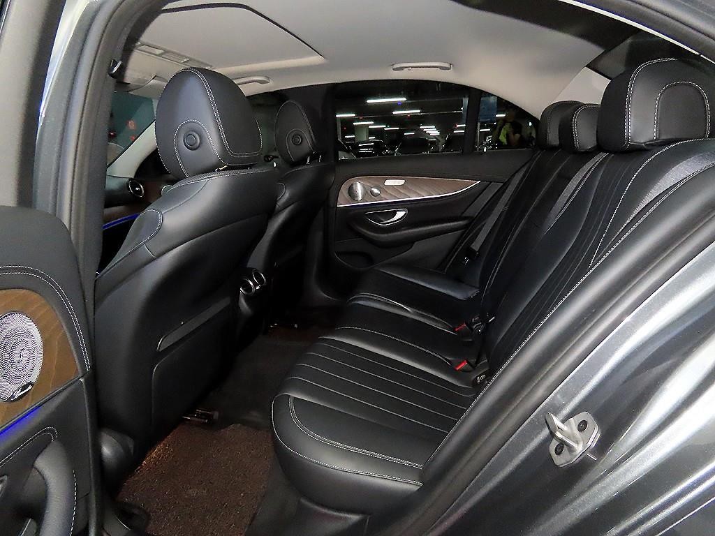 벤츠 E 클래스 E-클래스 W213 E300 4MATIC 익스클루시브 이미지 7