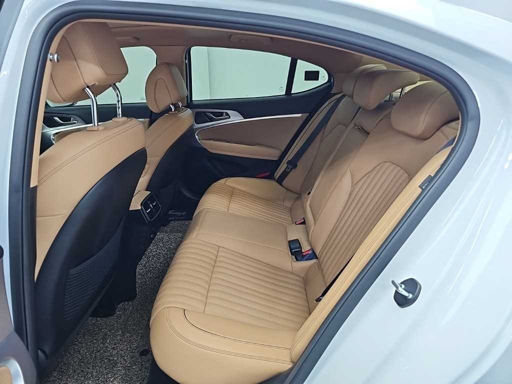 제네시스 G70 더 뉴 G70 가솔린 2.0T 4WD 이미지 12