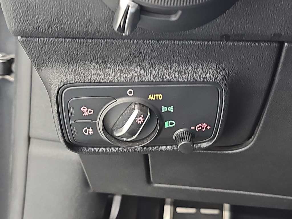 아우디 TT TT (8S) 쿠페 45 TFSI 콰트로 이미지 17