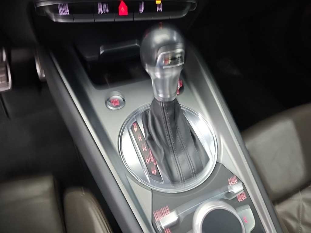 아우디 TT TT (8S) 쿠페 45 TFSI 콰트로 이미지 8