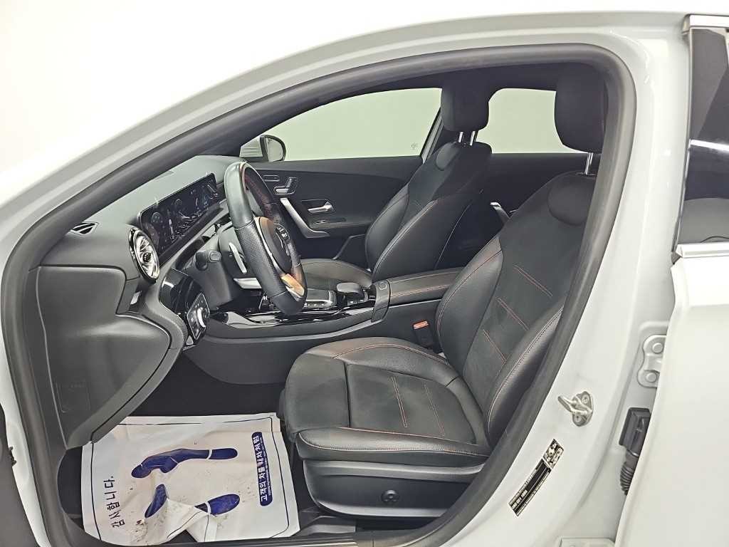 벤츠 A 클래스 A클래스 W177 AMG A35 4MATIC 세단 이미지 11