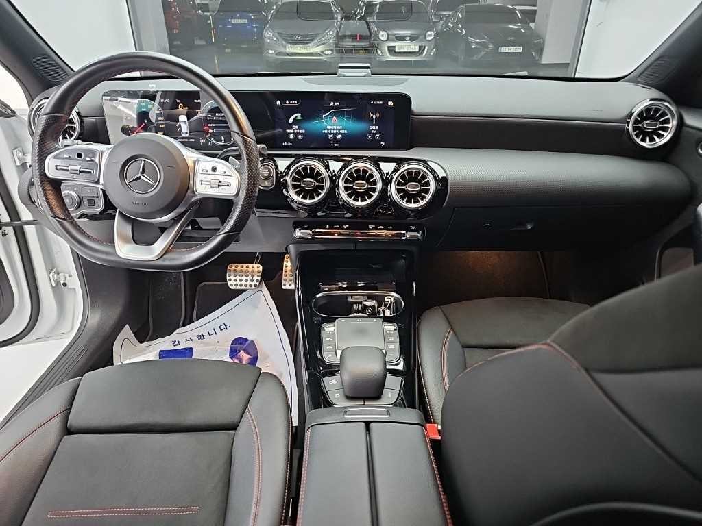벤츠 A 클래스 A클래스 W177 AMG A35 4MATIC 세단 이미지 7
