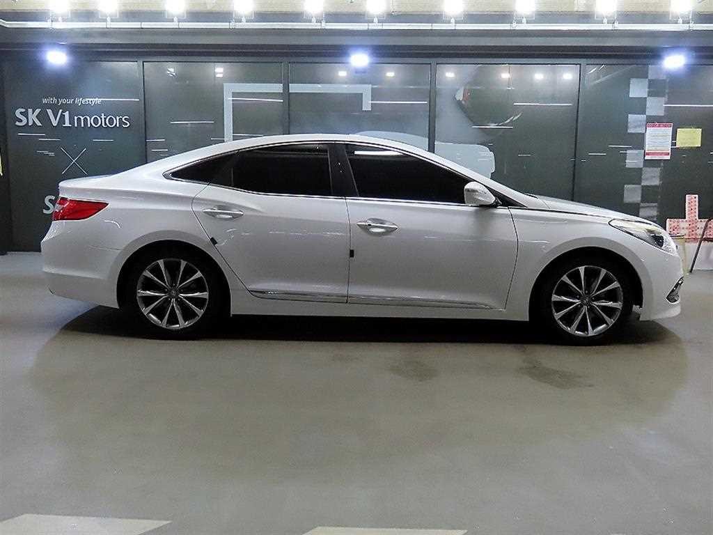 현대 그랜저 그랜저 HG HG220 PREMIUM 이미지 3