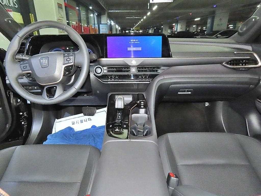토요타 크라운 크라운 크로스오버 2.4 4WD 듀얼 부스트 하이브리드 이미지 10