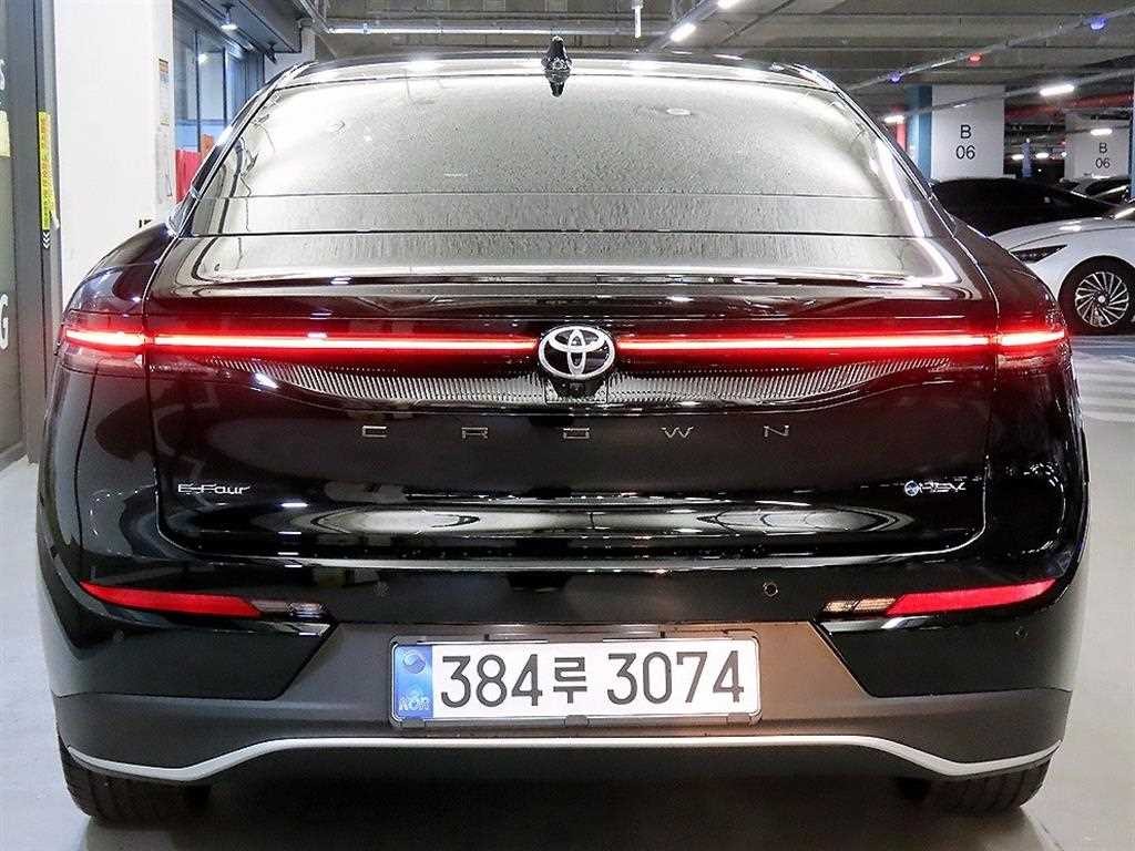 토요타 크라운 크라운 크로스오버 2.4 4WD 듀얼 부스트 하이브리드 이미지 5