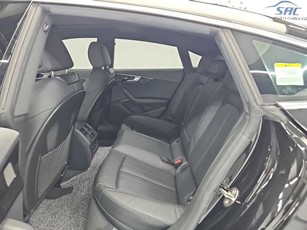 아우디 A5 A5 (F5) 40 TFSI 콰트로 프리미엄 스포트백 이미지 13