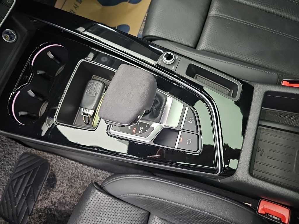 아우디 A5 A5 (F5) 40 TFSI 콰트로 프리미엄 스포트백 이미지 8