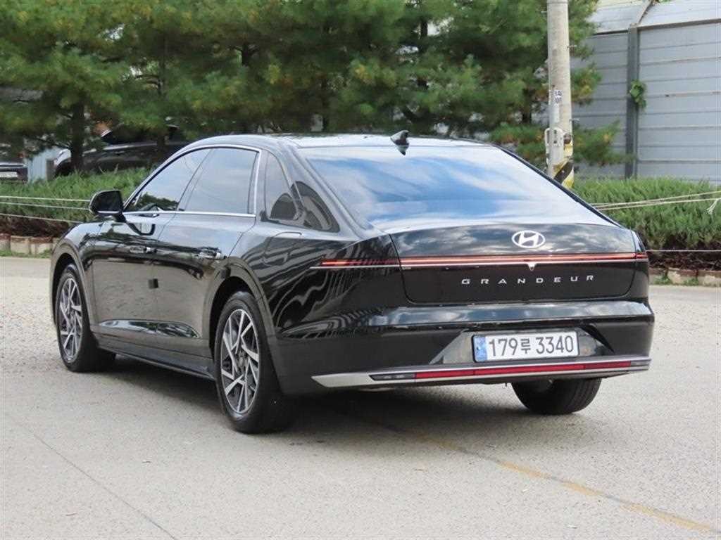 현대 그랜저 그랜저 (GN7) 가솔린 2.5 2WD 익스클루시브 이미지 3