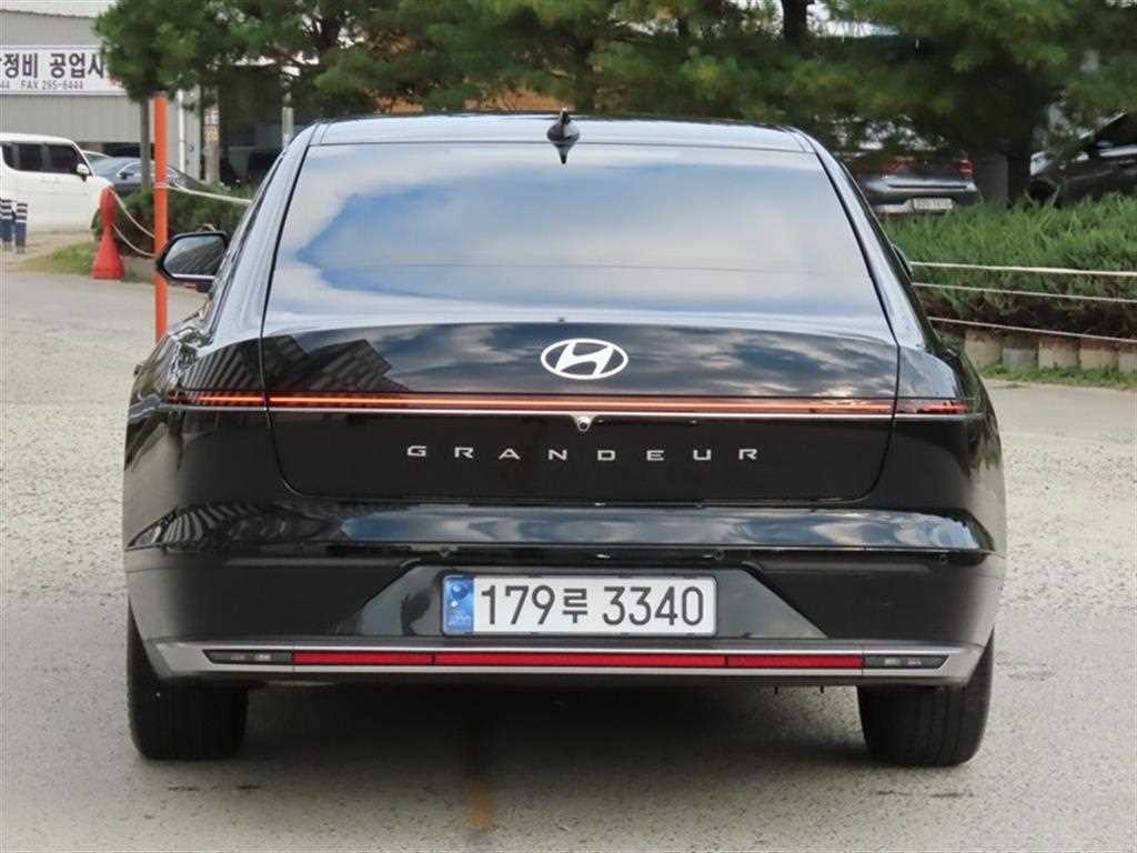 현대 그랜저 그랜저 (GN7) 가솔린 2.5 2WD 익스클루시브 이미지 4