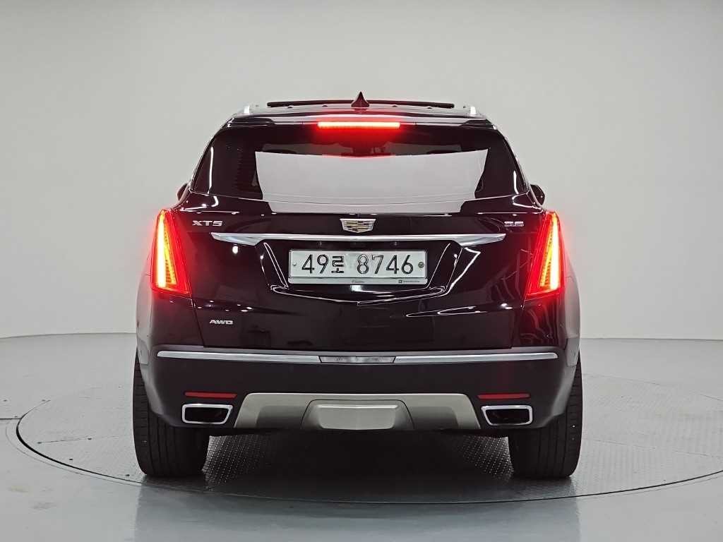캐딜락 XT5 3.6 플래티넘 AWD 이미지 3