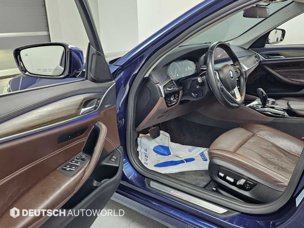 BMW 5시리즈 5시리즈 (G30) 530i M 스포츠 플러스 이미지 11